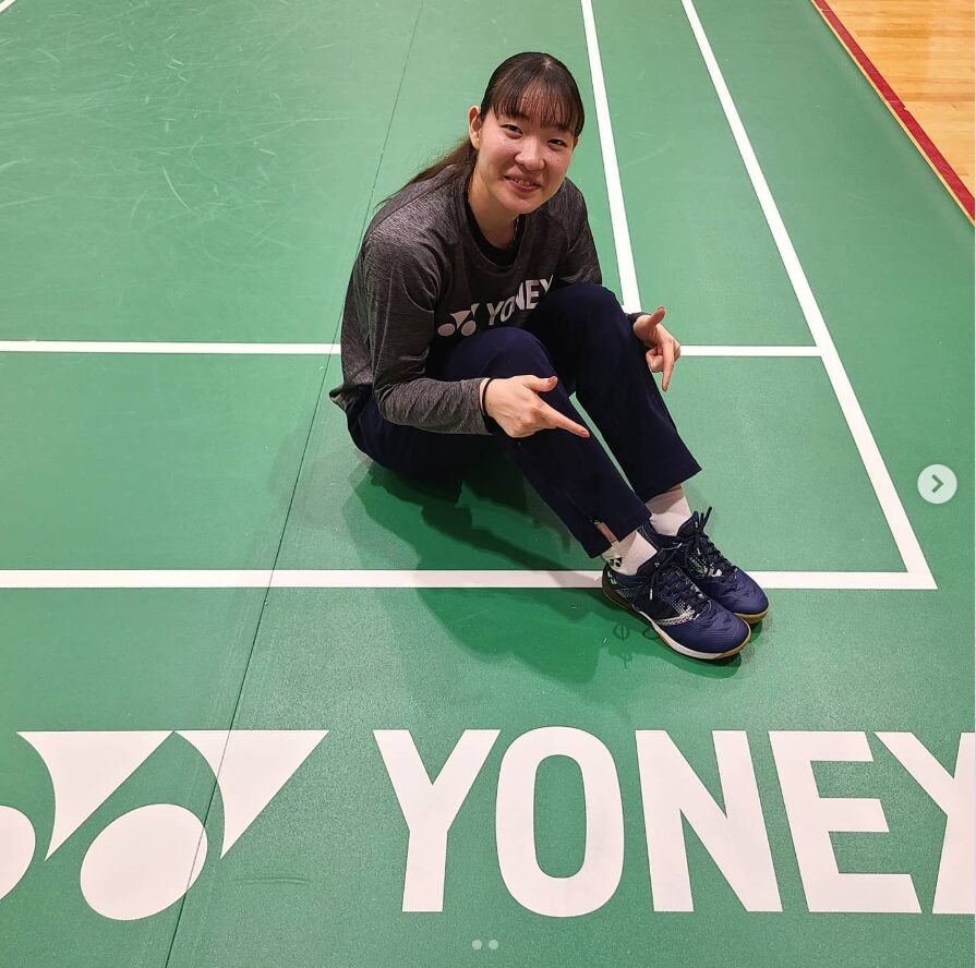 女子バドミントンダブルス：松本麻佑のシューズ